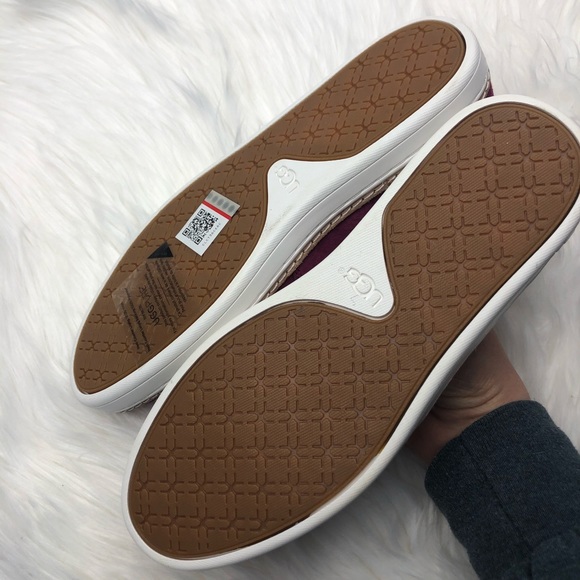 New Ugg Suede Fuchsia Lace Up Carilyn Flats - Picture 3 of 4